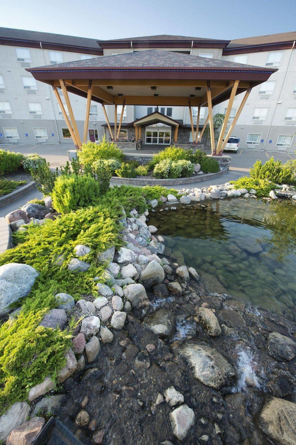 Gold Eagle Lodge North Battleford Dış mekan fotoğraf